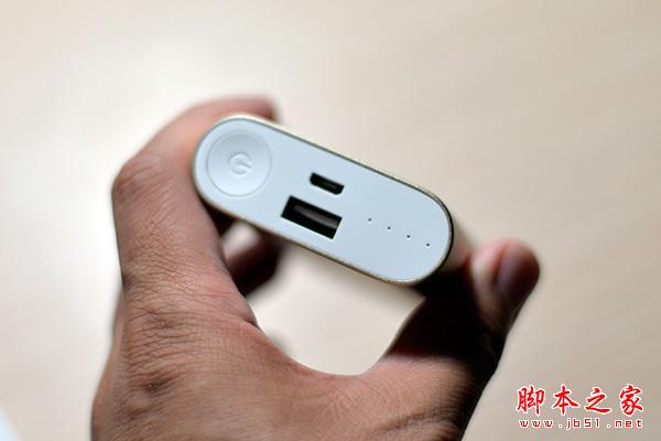 小米69元超薄移动电源开箱体验