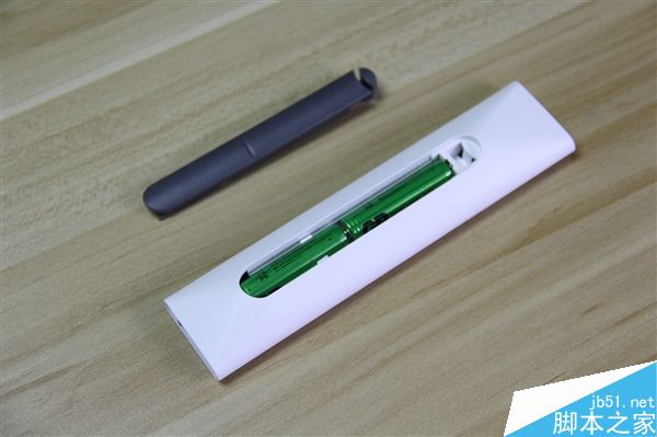 极米全新无屏电视CC开箱图赏:196寸一手即可拎走