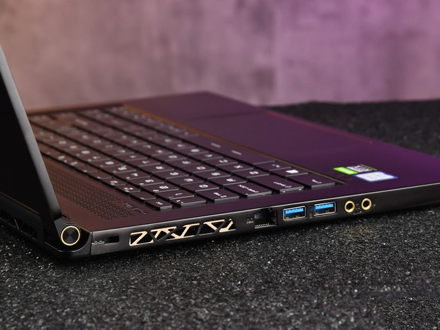 当240Hz屏幕遇上RTX 2070 微星GS65 9SF-883CN详细图文评测
