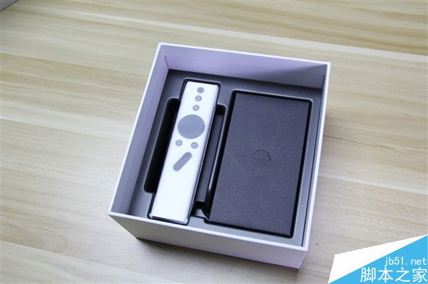 极米全新无屏电视CC开箱图赏:196寸一手即可拎走