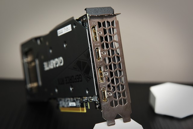 技嘉魔鹰RTX 3060 GAMING OC显卡全面评测