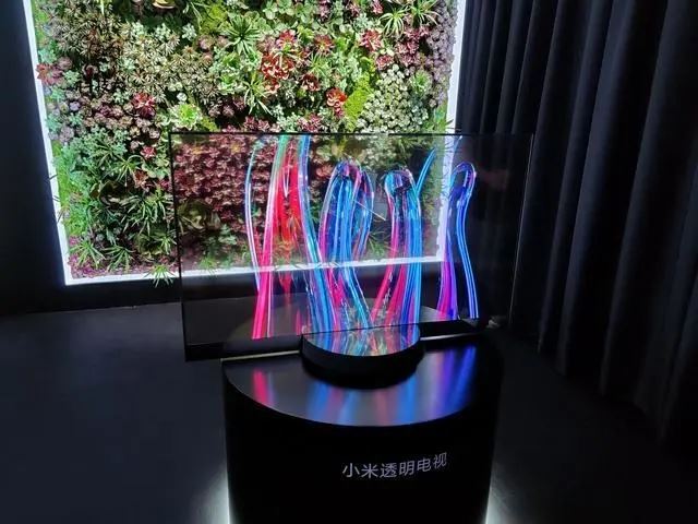 小米大师OLED透明电视怎么样?小米大师OLED透明电视体验分享