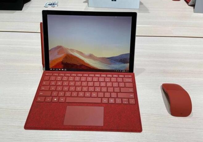 微软Surface Pro 7和Surface Pro X哪款值得买？Surface Pro X/7优缺点对比评测