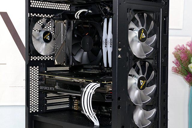 i7-9700K+RTX2060S先马易大师机箱电脑配置详解