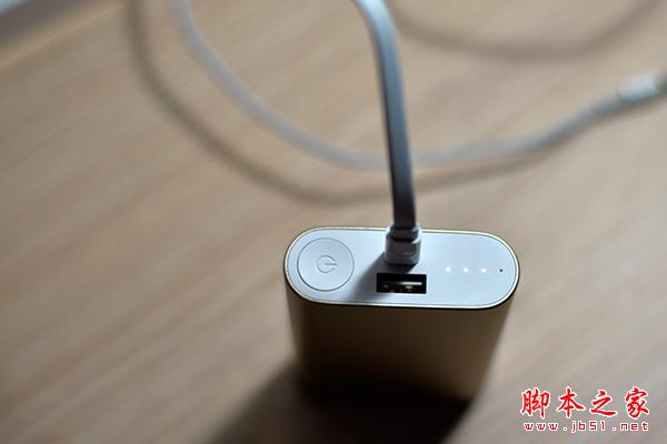 小米69元超薄移动电源开箱体验