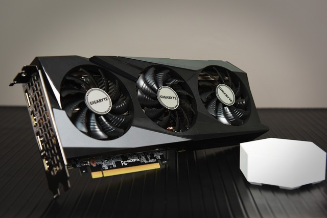 技嘉魔鹰RTX 3060 GAMING OC显卡全面评测