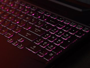 GeForce RTX 2060首搭锐龙7 4800H 华硕天选二次元游戏本详细图文评测