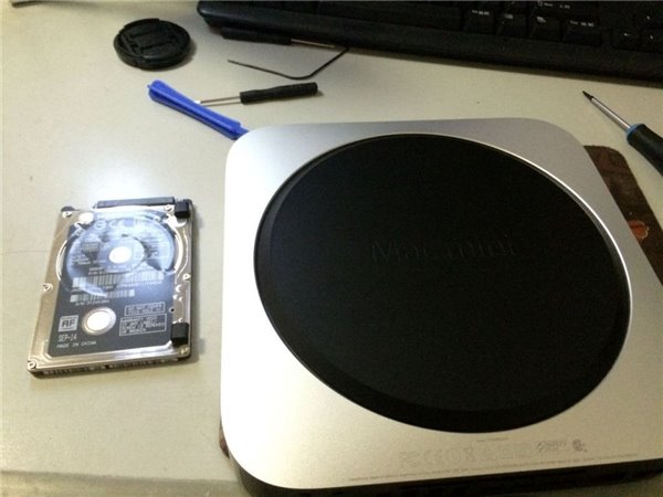 2014款Mac mini低配版怎么拆机更换SSD固态硬盘？