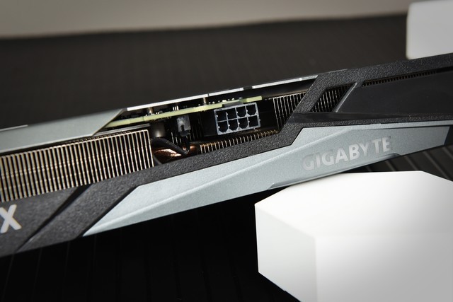 技嘉魔鹰RTX 3060 GAMING OC显卡全面评测