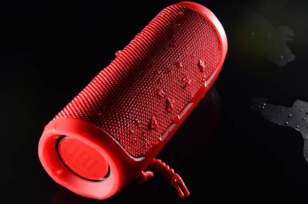 jbl flip4便携蓝牙音箱怎么样?jbl flip4音乐万花筒体验评测