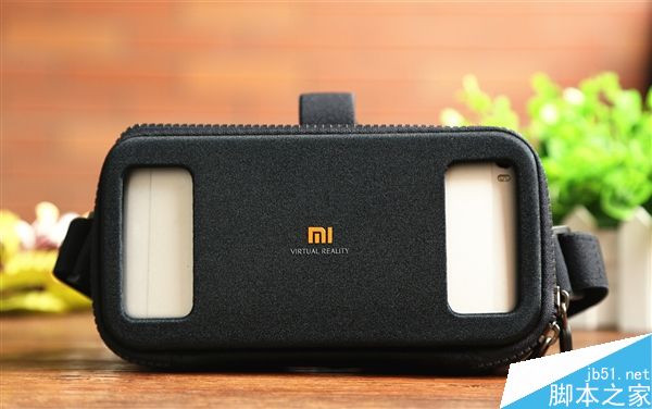 小米VR眼镜开箱图赏:6.44寸小米Max可勉强装入