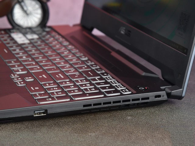 GeForce RTX 2060首搭锐龙7 4800H 华硕天选二次元游戏本详细图文评测