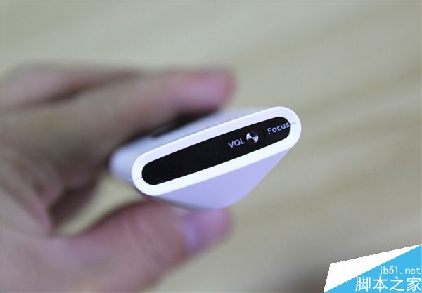 极米全新无屏电视CC开箱图赏:196寸一手即可拎走