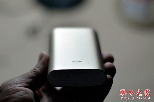 小米69元超薄移动电源开箱体验