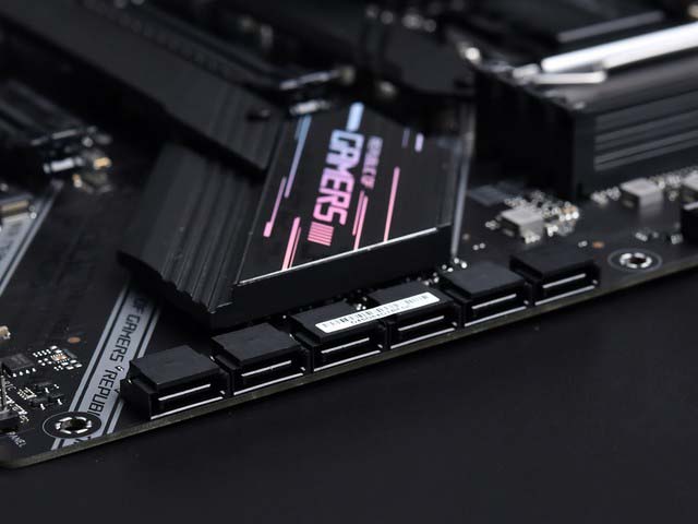 B460主板怎么样?华硕ROG STRIX B460-F GAMING主板详细评测