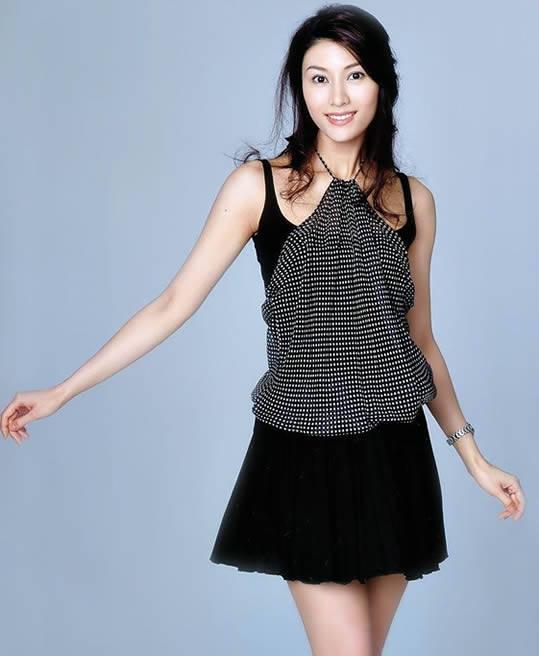 ps教程:通道抠图法几步精确抠出美女