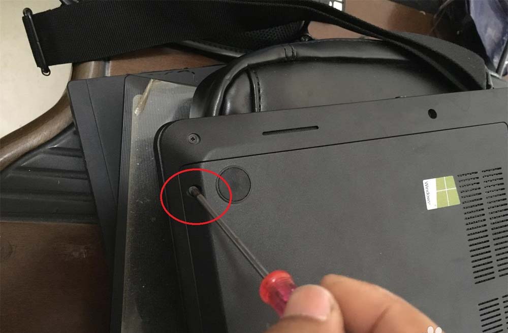 联想E470笔记本怎么拆卸键盘?