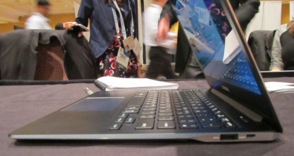 三星Macbook Air新款笔记本ATIV Book 9 只有0.95Kg