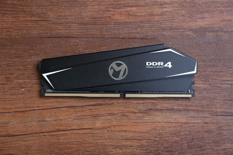 铭瑄终结者DDR4怎么样？铭瑄终结者内存马甲条性价比深度图解评测