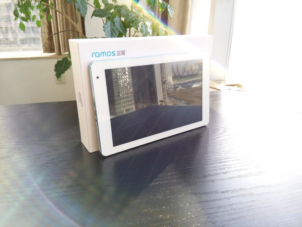 [图+视频]8.9寸Intel芯：Win8.1平板电脑 蓝魔i9s开箱