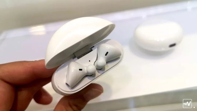 华为FreeBuds3和苹果AirPods2哪款好 两款耳机对比评测