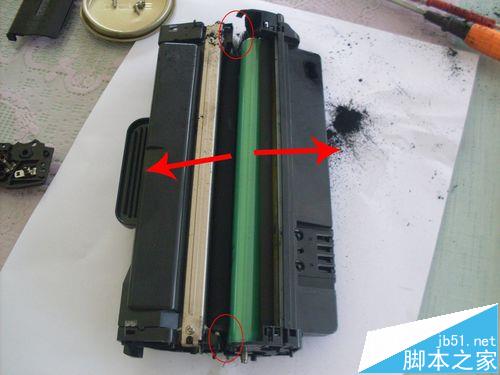 三星SCX4623FH打印机怎么给硒鼓加粉?