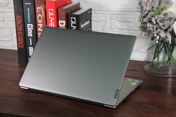 联想小新Air 2018款值得买吗？2018联想小新Air 15轻薄本首发全面评测图解