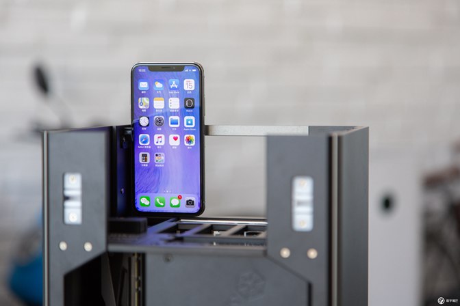 小体积却有大能量18核 i9-7980XE迷你小机箱装机教程实录