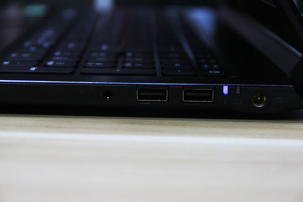 宏碁A615值得买吗？宏碁A615轻薄商务本全面图文评测