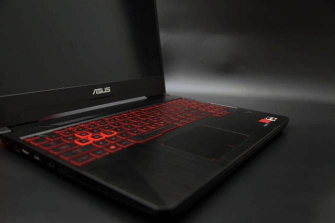 来对完全体的全A平台游戏本说YES 华硕飞行堡垒6s详细图文评测