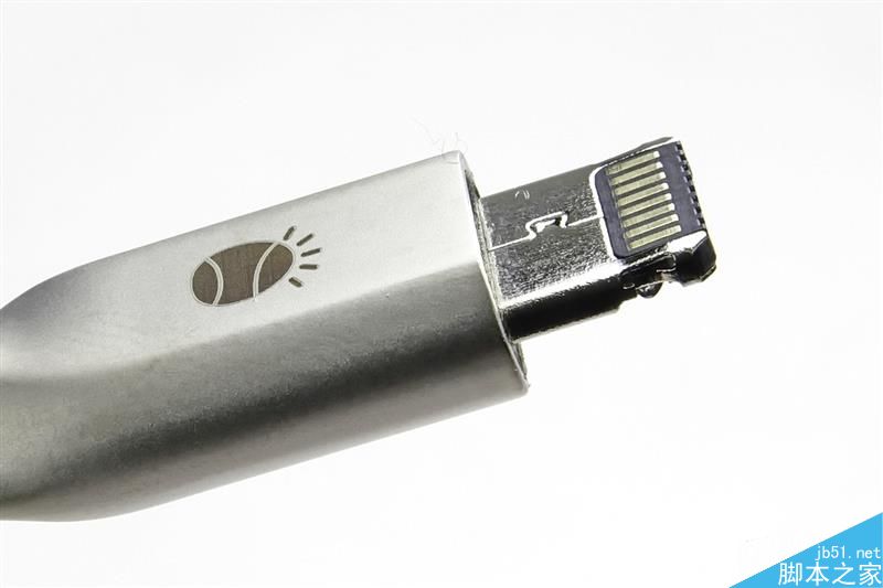 用起来究竟效果如何?鲁大师苹果安卓二合一数据线开箱+评测