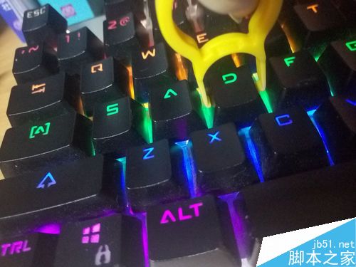 机械键盘键帽怎么拆?机械键盘换键帽方法