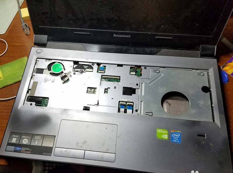 联想M5400笔记本怎么拆机清理内部灰尘?
