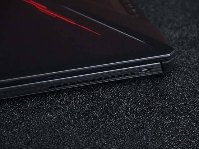 华硕飞行堡垒7值得买吗 华硕飞行堡垒7笔记本图文评测