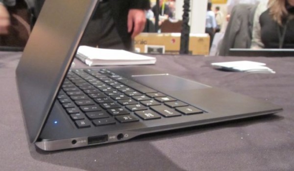 三星Macbook Air新款笔记本ATIV Book 9 只有0.95Kg