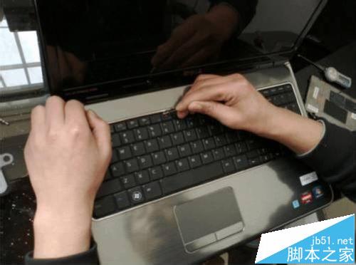 戴尔M5010笔记本怎么拆机清灰?