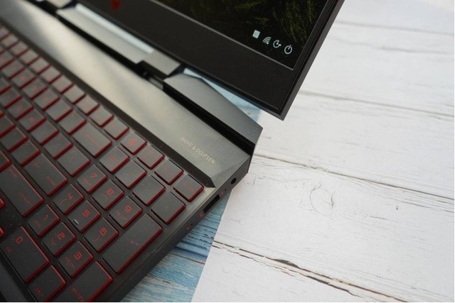 惠普暗影精灵4 Pro玩游戏卡不卡 RTX20独显本惠普暗影精灵4 Pro游戏性能评测