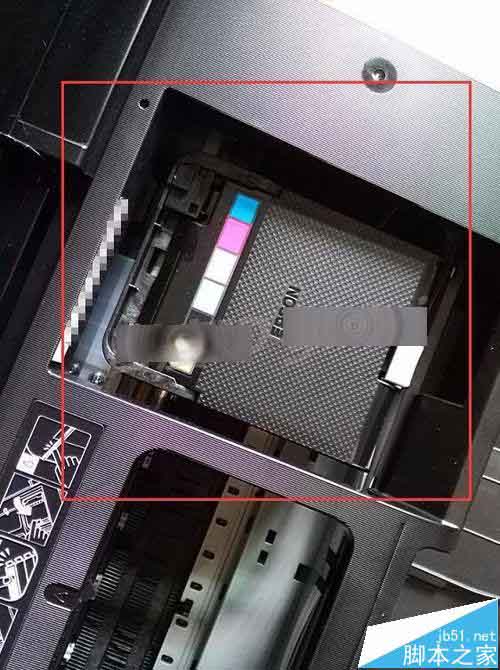 Epson爱普生R330打印机怎么拆除墨仓盖子拿出墨盒?