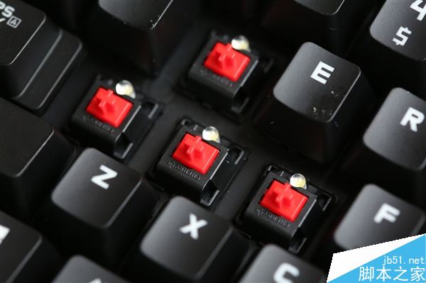罗技游戏机械键盘G610青轴与红轴版图赏:手感清脆轻盈