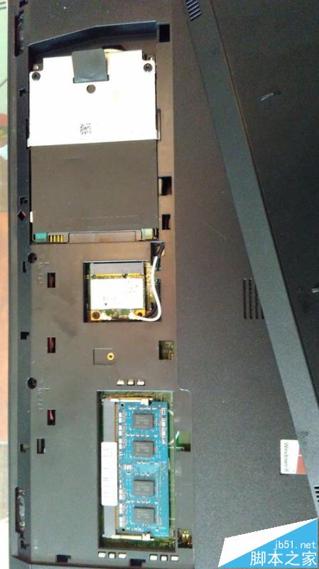 戴尔dell3452笔记本怎么安装内存条?