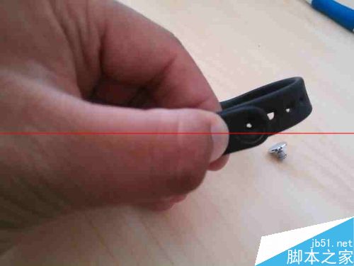 小米手环断了不能带了该怎么办呢？