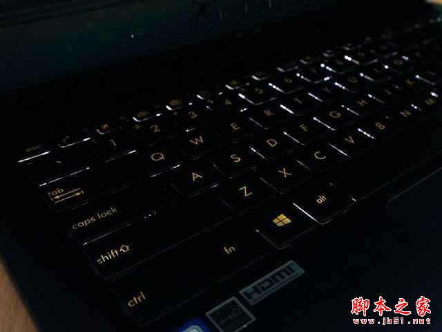 MacbookPro和华硕灵耀3 deluxe哪个值得买？灵耀3deluxe与苹果Macbook Pro区别对比