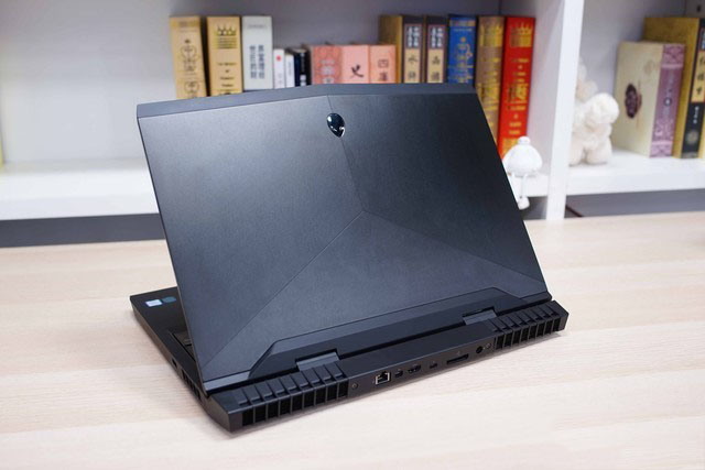 灯厂i9扛把子 戴尔Alienware17C-3858B R5详细图文测评