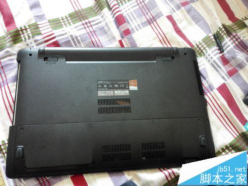 华硕fx50j笔记本怎么拆机加加固态硬盘/内存条等?