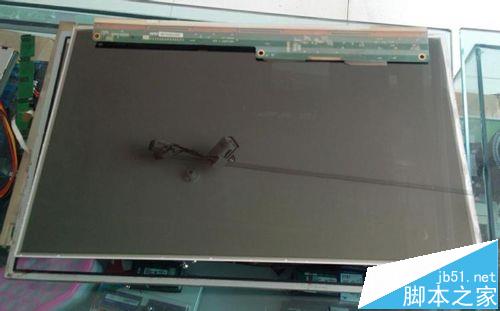 电脑显示器开机一会就黑屏的拆机维修方法