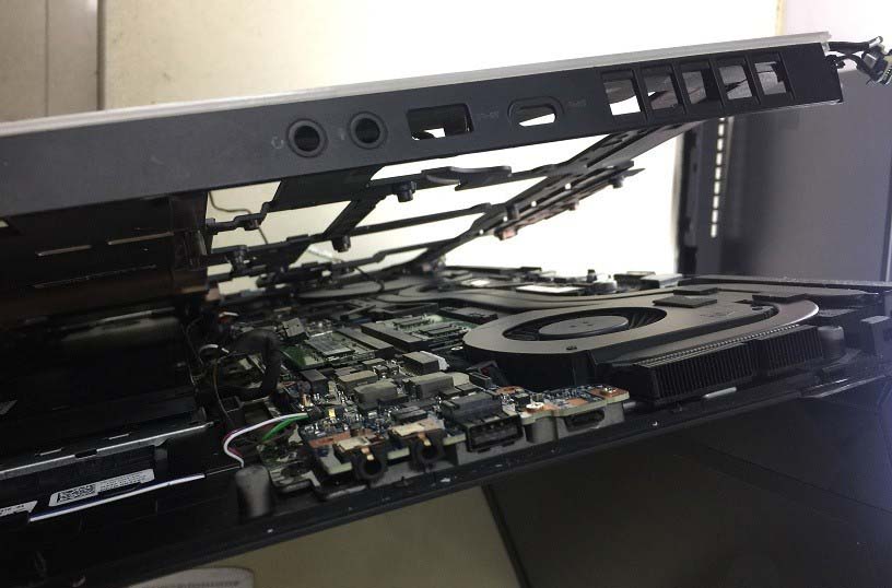 外星人Alienware 17R4笔记本怎么拆机取出主板?