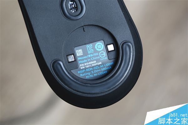 罗技有线版G403游戏鼠标图赏:支持1680万色RGB灯光