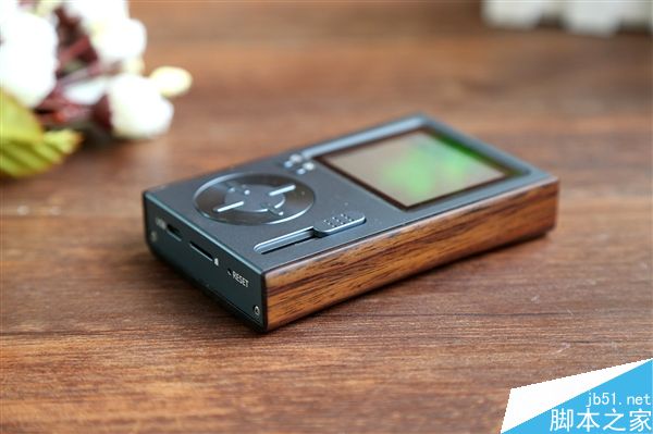 七彩虹HIFI C10开箱图赏:更加便携外观更精简