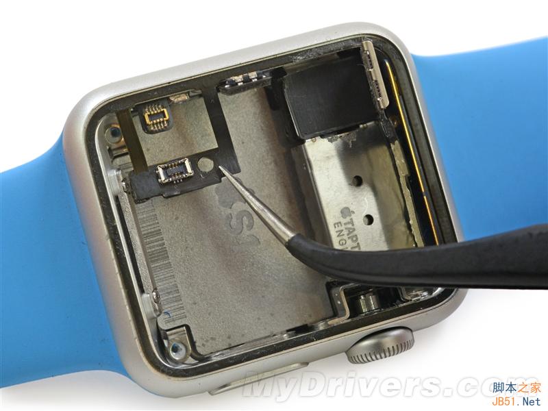 38毫米表盘的运动版apple watch详尽拆解：电池太失望了