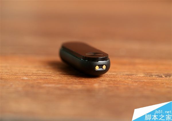 小米手环2开箱图赏 OLED显示屏黑如璞玉